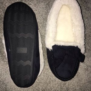 Womens cozy moccasins